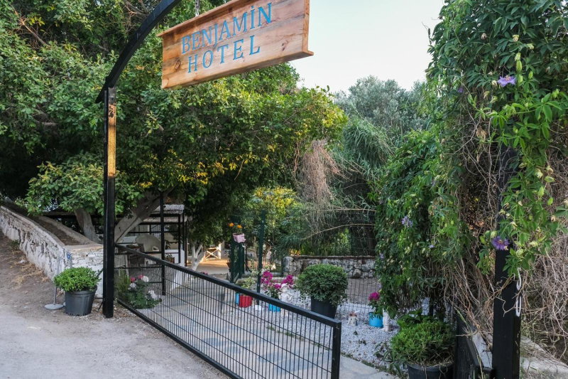 Benjamin pansiyon, Gumusluk, Turkey