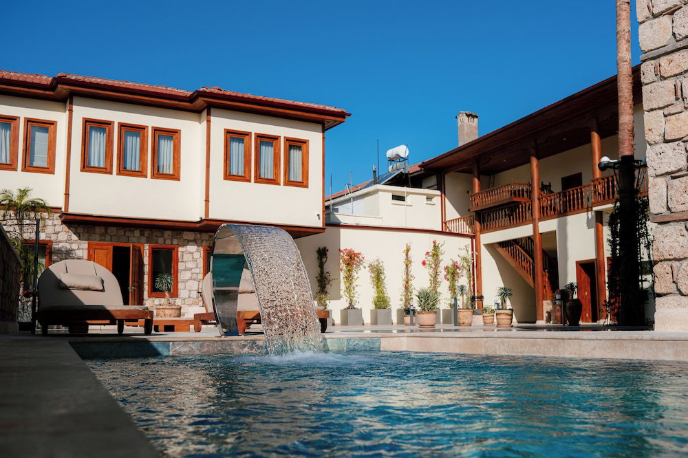 Dumos, Turkey
