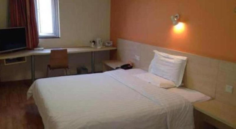7 Days Inn Qingdao Liaoyang West Road Xinye Plaza Metro Station, Qingdao, China