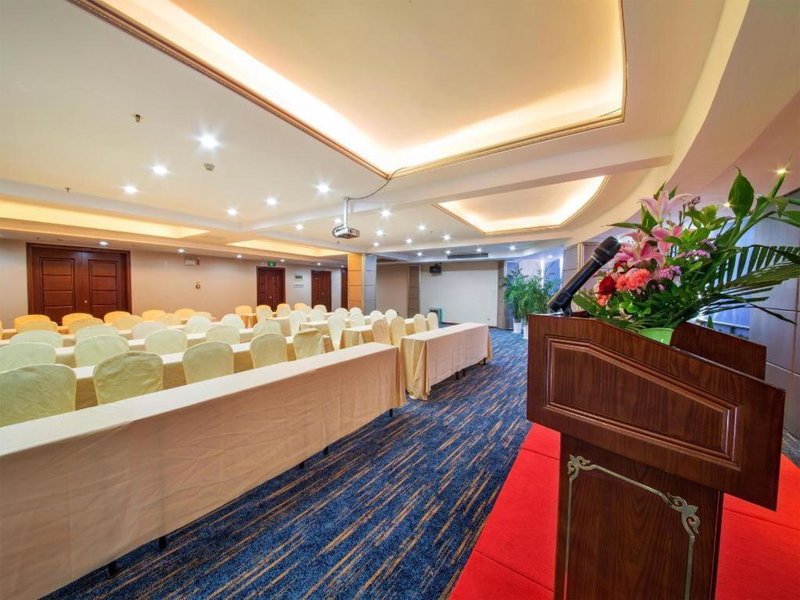 Vienna Hotel Guangxi Guilin 7-Star Wanda Plaza, Guilin, China