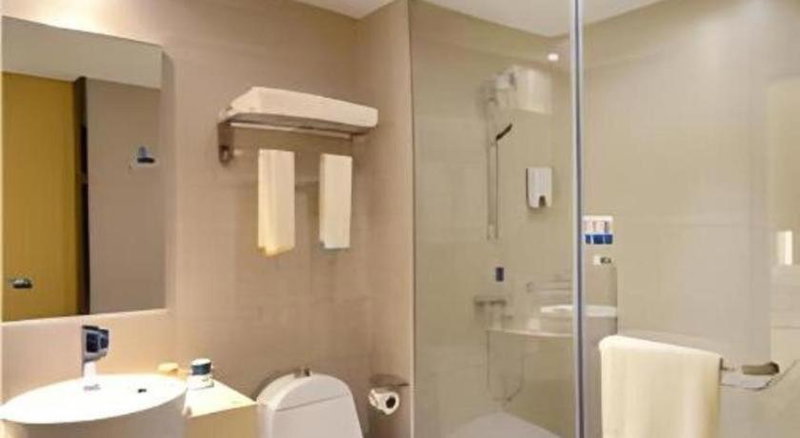 City Comfort Inn Wuhan Guanggu Minzhu Avenue NO.1 Middle School Affiliated to CCNU, Wuhan, China