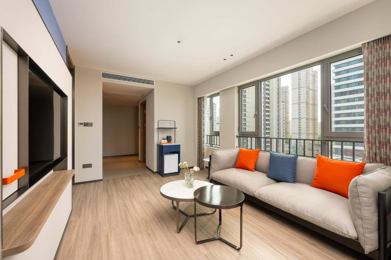 Holiday Inn Express Taizhou City Center by IHG, Taizhou, China