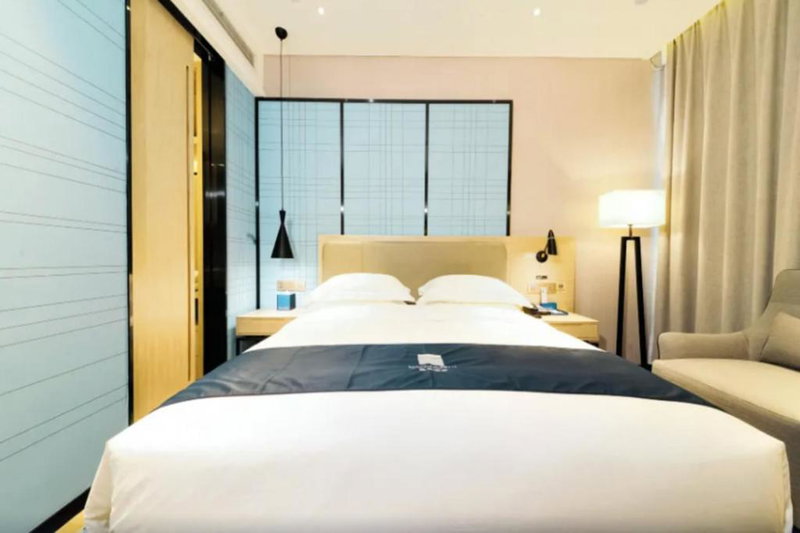 Echarm Hotel Yulin 2nd People's Hospital Qingwan River Park, Yulin, China
