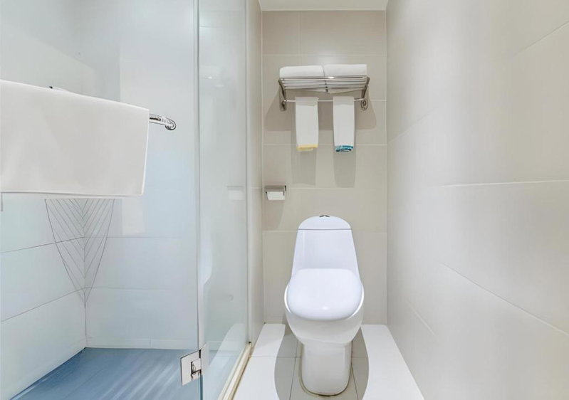 City Comfort Inn Guilin Two Rivers and Four Lakes Sun and Moon Shuangta, Guilin, China