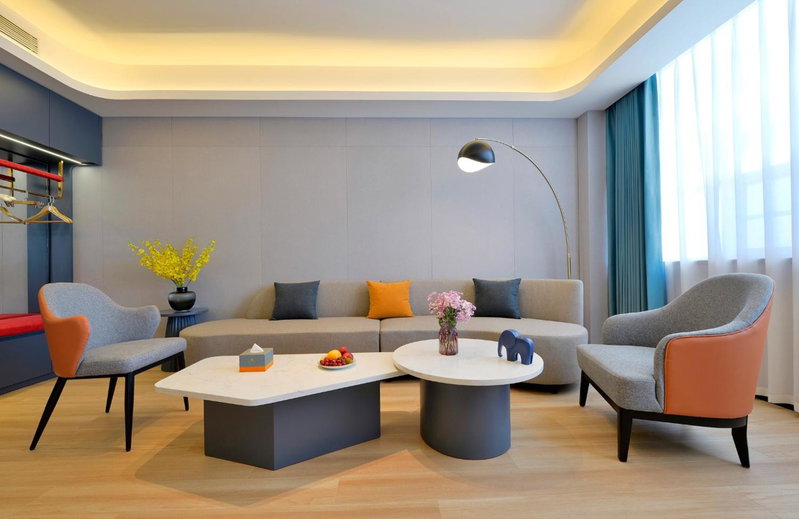 R Royalss Hotel, Yulin Yuxing Square, Yulin, China