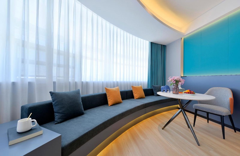 R Royalss Hotel, Yulin Yuxing Square, Yulin, China