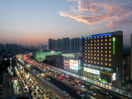 Holiday Inn Express Zhengzhou Nongye Road by IHG, Zhengzhou, China