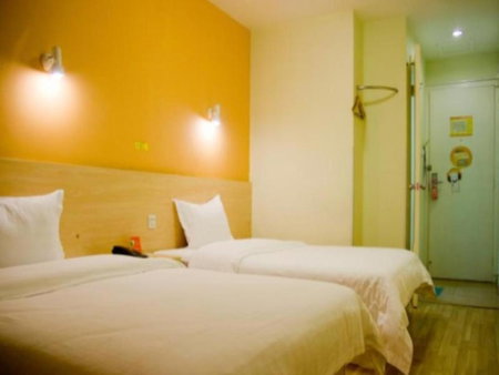 7 Days Inn Guangzhou South Station Chimelong Qifu Xincun, Guangzhou, China