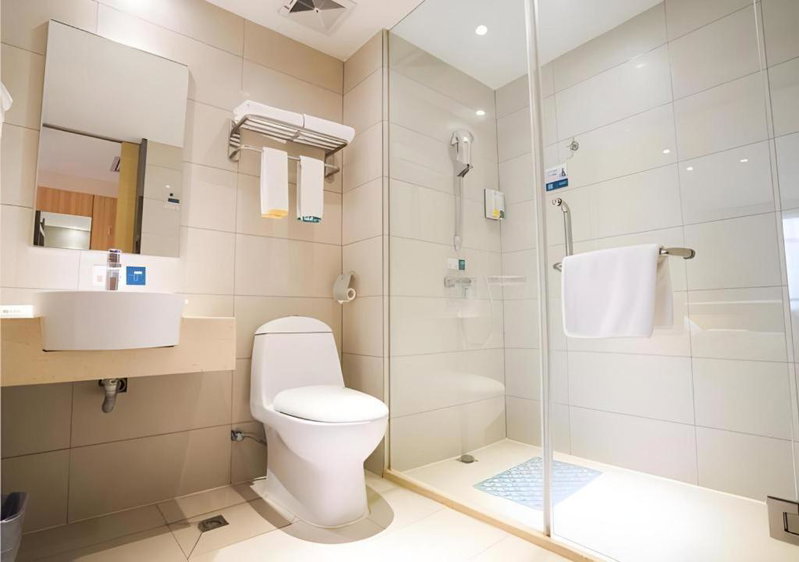 City Comfort Inn Wuhan East Lake Scenic Area Happy Valley, Wuhan, China