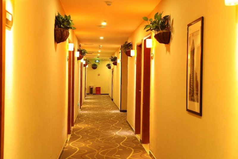 7 Days Premium Chengdu Du Fu Cottage Southwestern University of Finance Metro Station, Chengdu, China