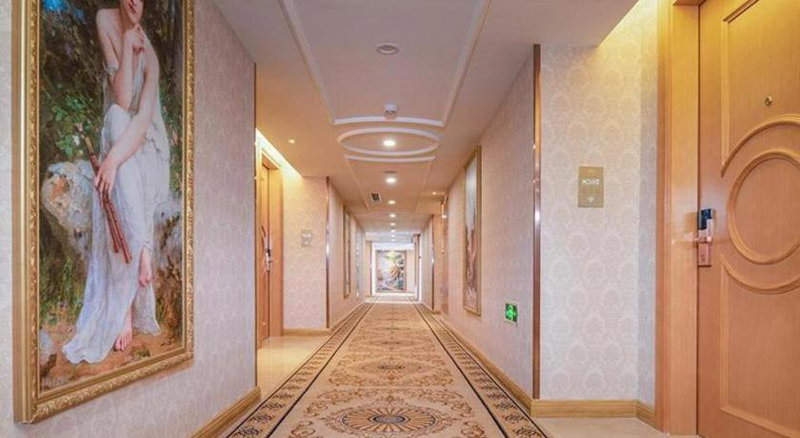 Vienna Hotel Tianjin 5th Avenue Youyi Road Cultural Center Metro Station, Tianjin, China