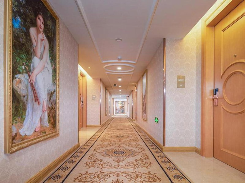 Vienna Hotel Tianjin 5th Avenue Youyi Road Cultural Center Metro Station, Tianjin, China