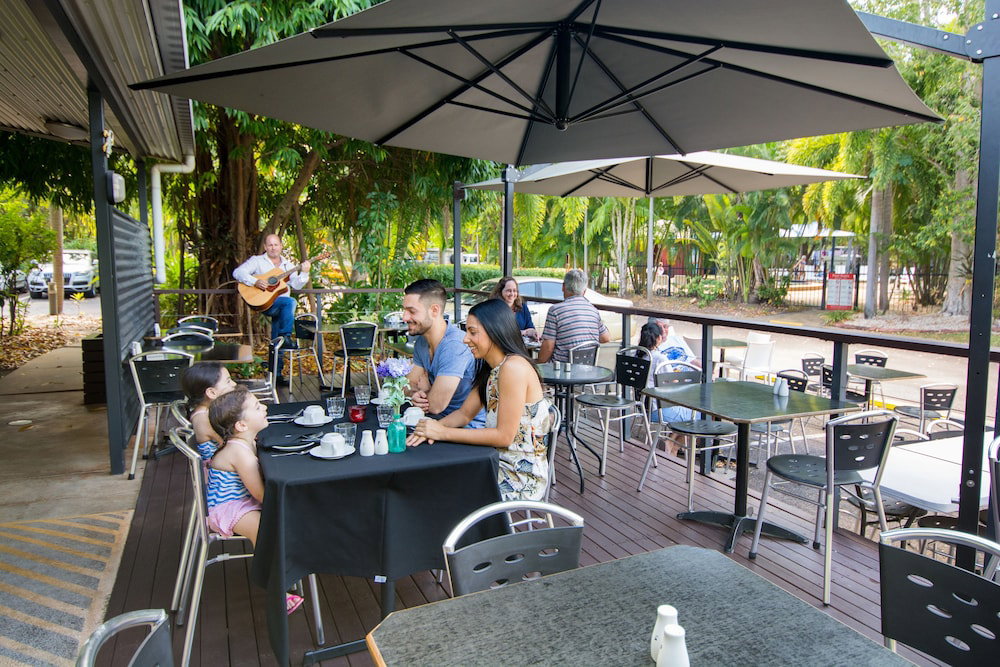 Hotel · Hidden Valley Holiday Park, Berrimah