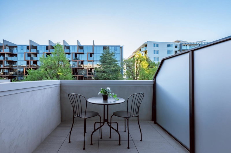 Modern apt in heart of the city, Canberra, Australia