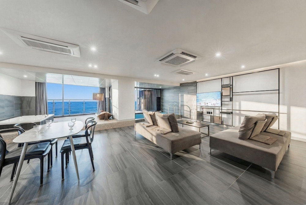 Sokcho W Spa Poolvilla, South Korea