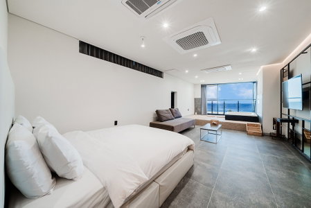 Sokcho W Spa Poolvilla, Sokcho, South Korea