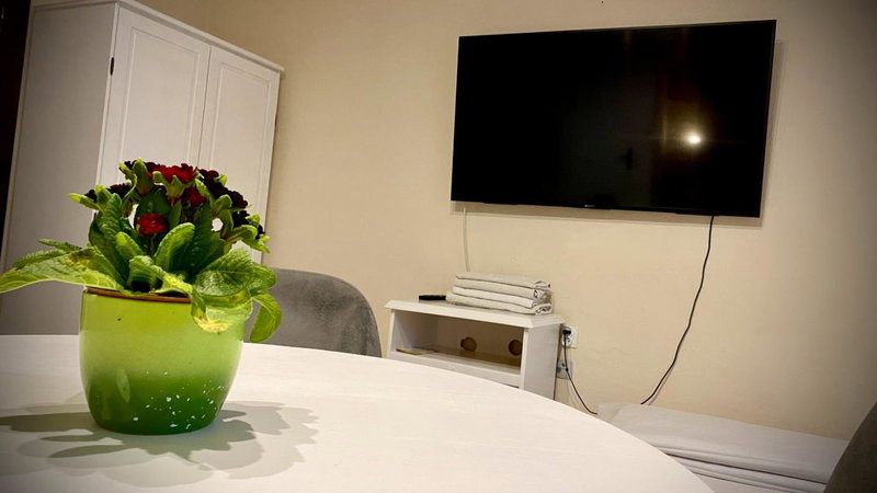 Villa Pod Orzechem w Zaniemyślu, Zaniemyśl, Poland