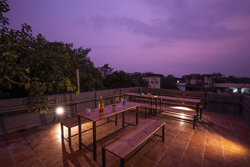 Locomo Hostel OG - Stay Work Eat, Mumbai, India