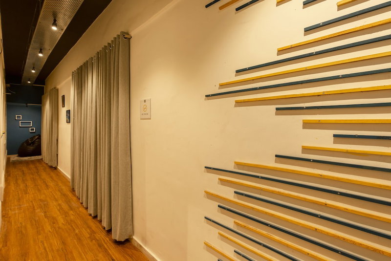 Locomo Hostel OG - Stay Work Eat, Mumbai, India
