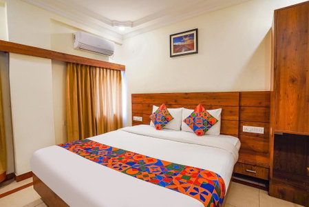 HOTEL SAVI iNN NEAR BENGALURU PALACE, Bangalore, India