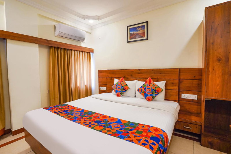HOTEL SAVI iNN NEAR BENGALURU PALACE, Bangalore, India