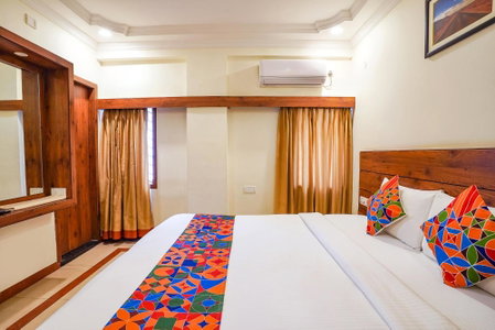 HOTEL SAVI iNN NEAR BENGALURU PALACE, Bangalore, India