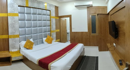 Bedweiser Backpackers Hostel, Agra, India