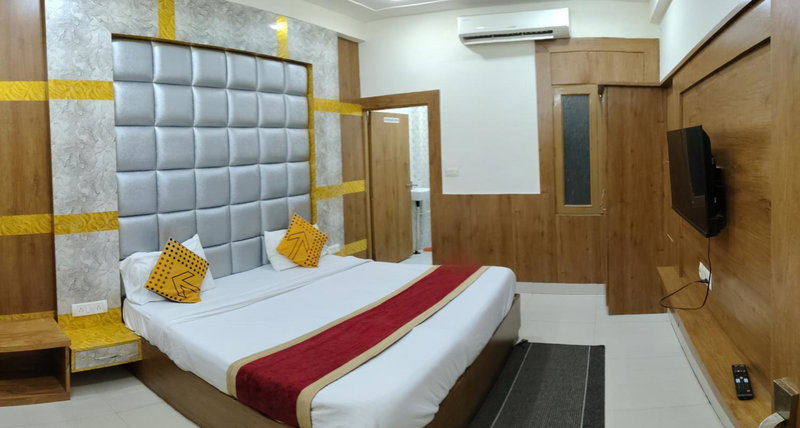 Bedweiser Backpackers Hostel, Agra, India