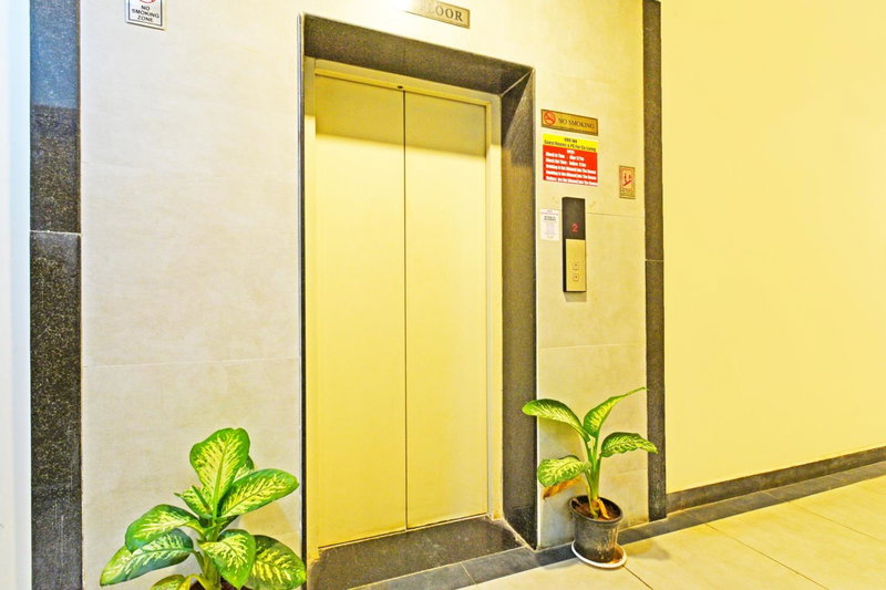 Super Townhouse Kondapur Near Botanical Garden Formerly RRR Inn, Kondapur, India