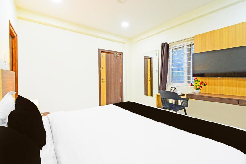 Super Townhouse Kondapur Near Botanical Garden Formerly RRR Inn, Kondapur, India