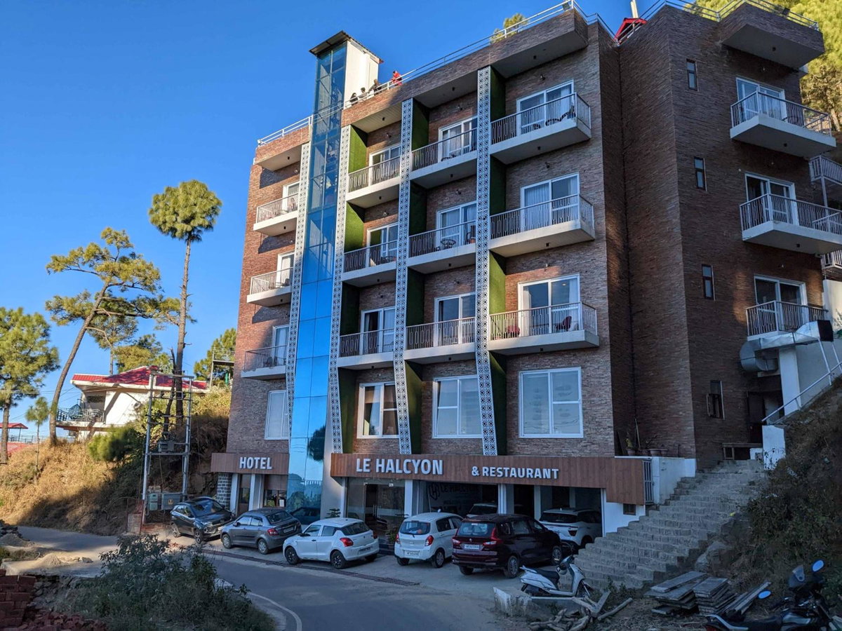 Hotel Le Halcyon Kasauli, India