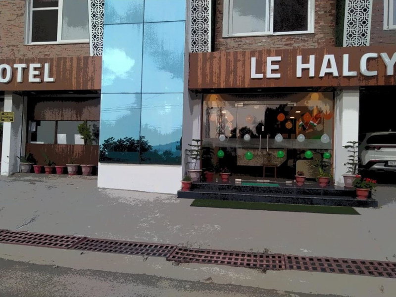 Hotel Le Halcyon Kasauli, Solan, India