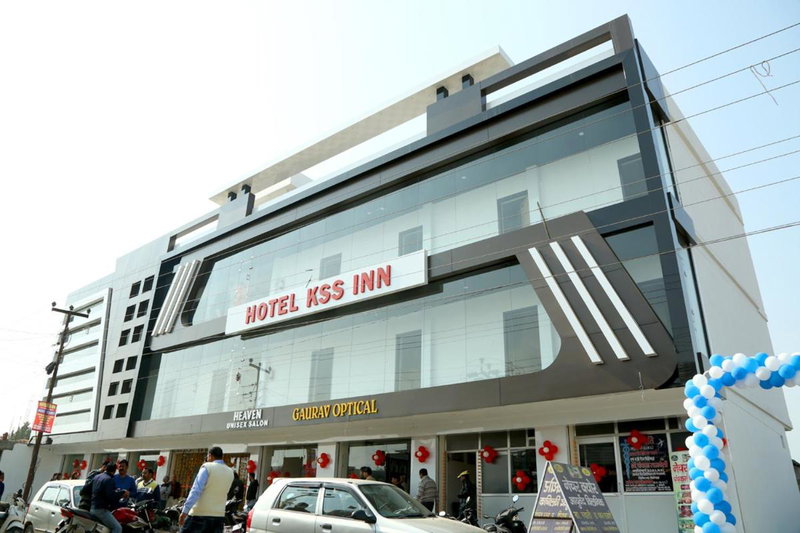 Hotel KSS Inn, Doiwāla, India