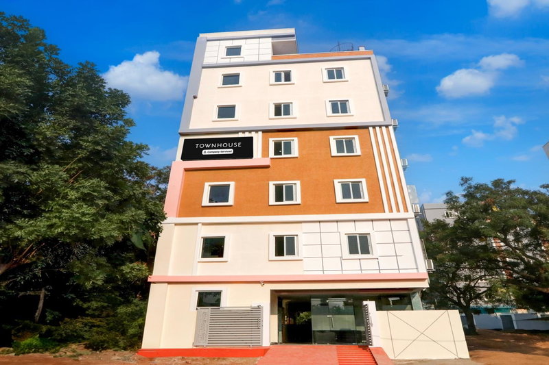 Townhouse Nanak Ram Guda Near WaveRock SEZ, Hyderabad, India
