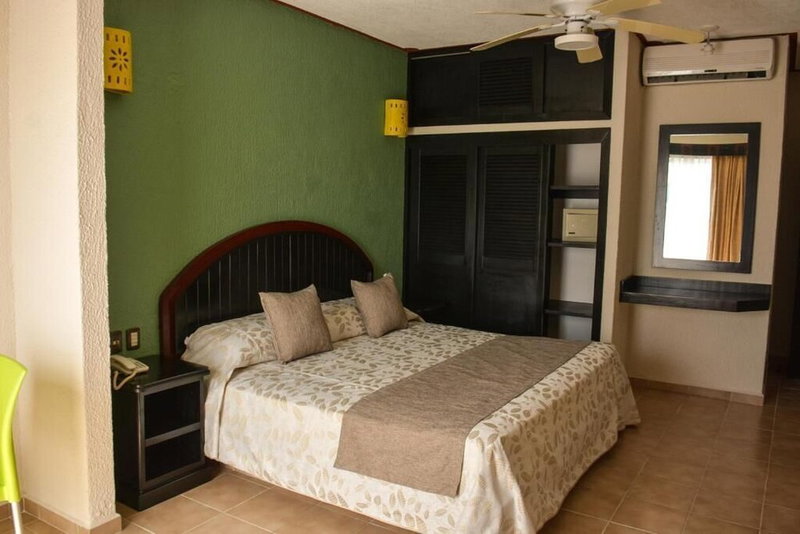 Suites Los Arcos, Isla Mujeres, Mexico