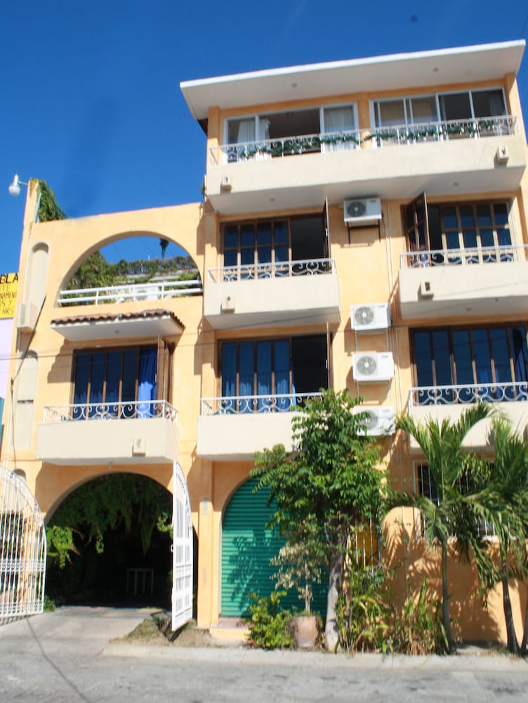 Pargo's Hotel, Mexico