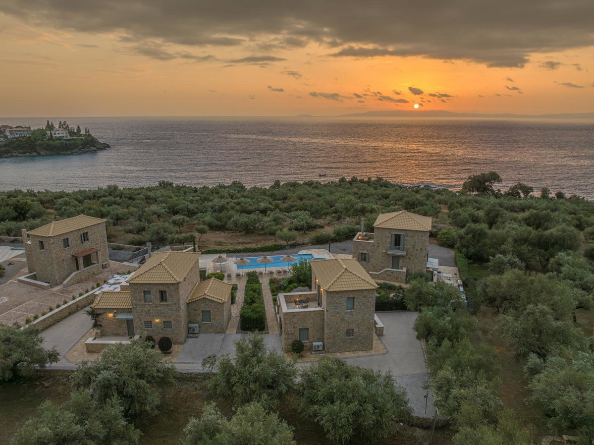 Hotel · Mythos Villas, Stoupa