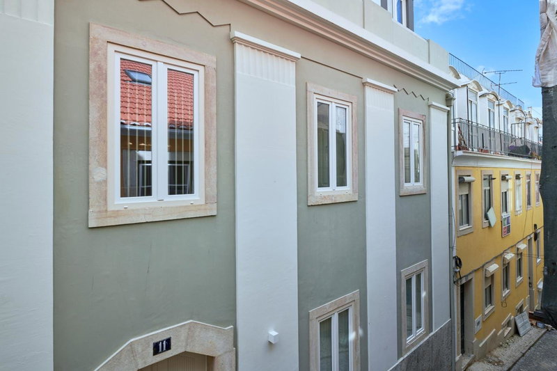 Renovated and Spacious Duplex Apartment With Patio, By TimeCooler, Lisbon, Portugal