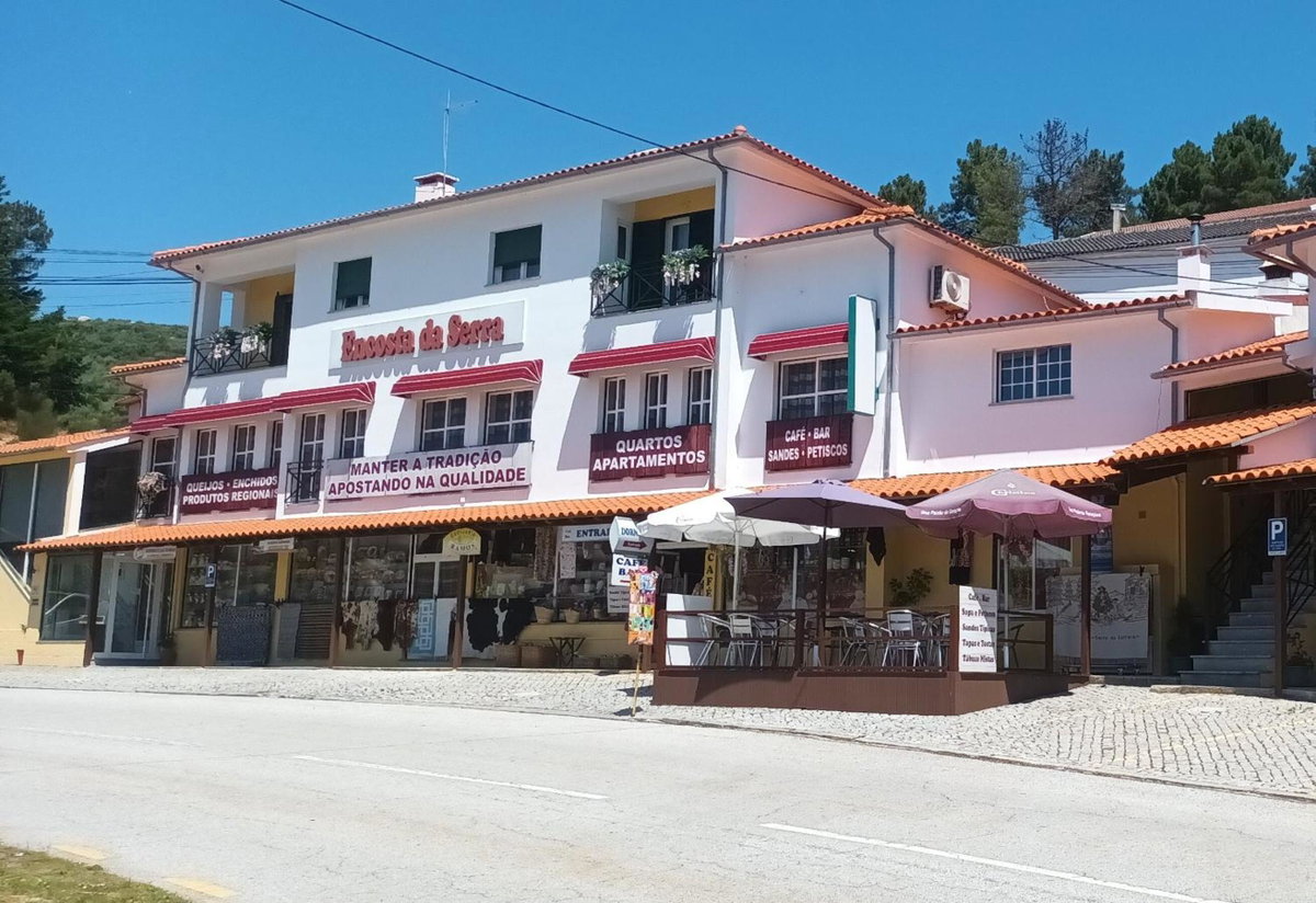 Hotel · Encosta da Serra, Sabugueiro