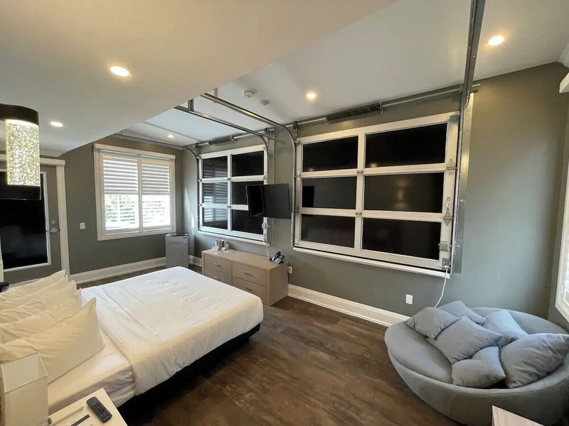 Coastal Suites, Grand Bend, Canada