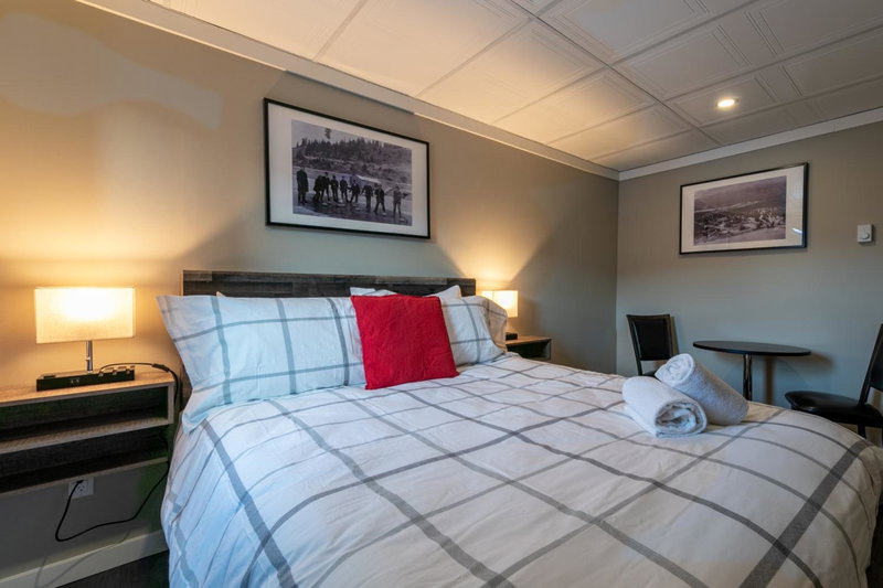 The Cache Hotel and Lodgings, Golden, Canada