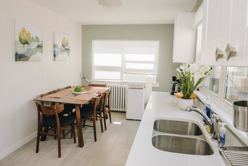 JstLikeHome - Old Town, Ottawa, Canada