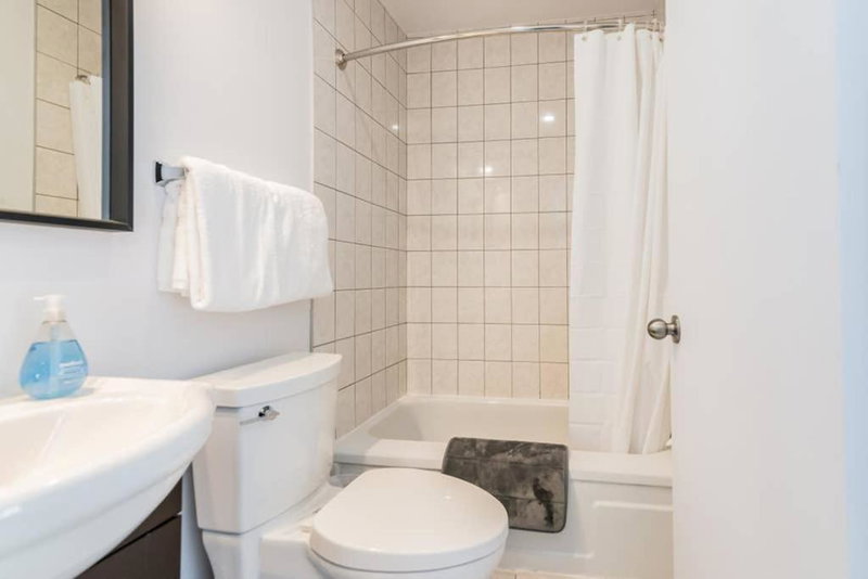 North House - Manoir des Remparts- Renovated 3 Bedroom Oasis, Quebec City, Canada