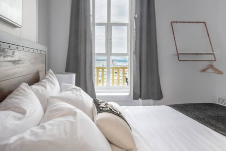 North House - Manoir des Remparts- Renovated 3 Bedroom Oasis, Quebec City, Canada