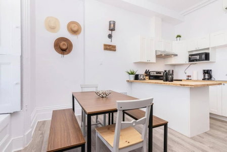 North House - Manoir des Remparts- Renovated 3 Bedroom Oasis, Quebec City, Canada