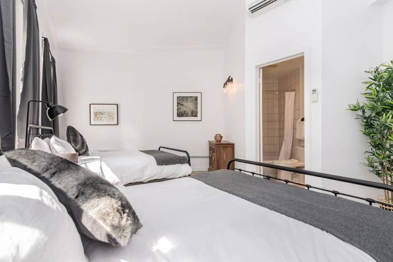 North House - Manoir des Remparts- Renovated 3 Bedroom Oasis, Quebec City, Canada