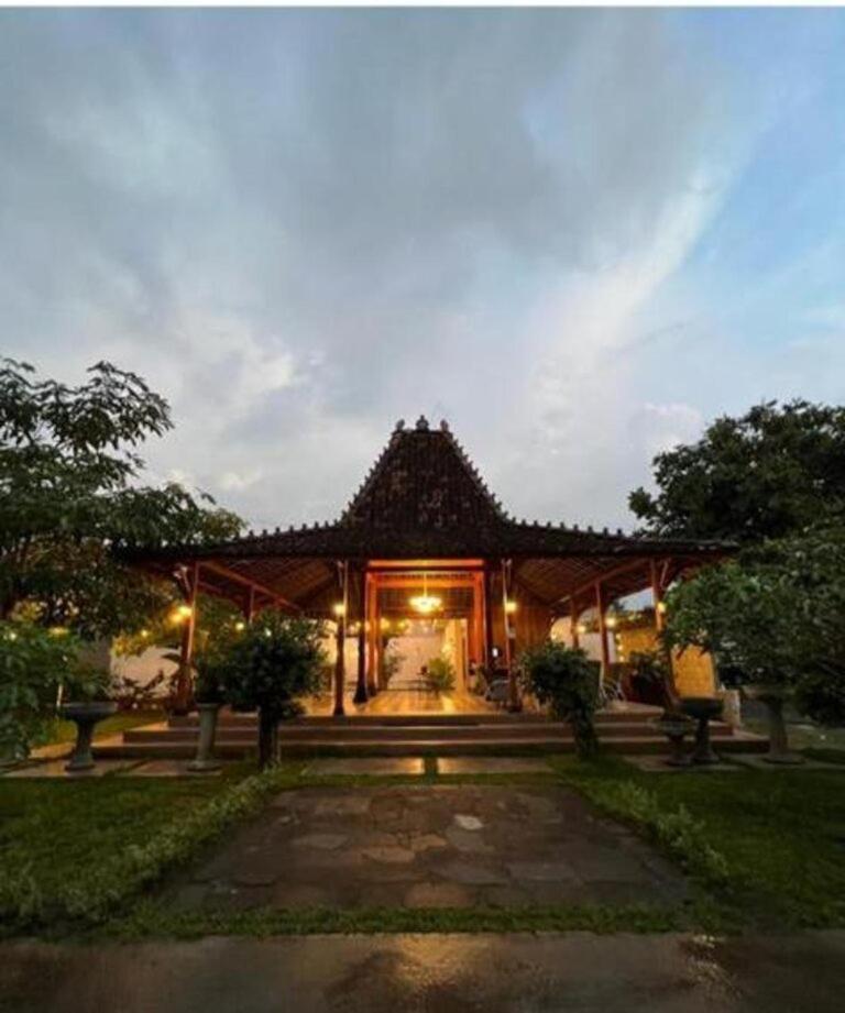 Kinkeo Borobudur, Indonésie