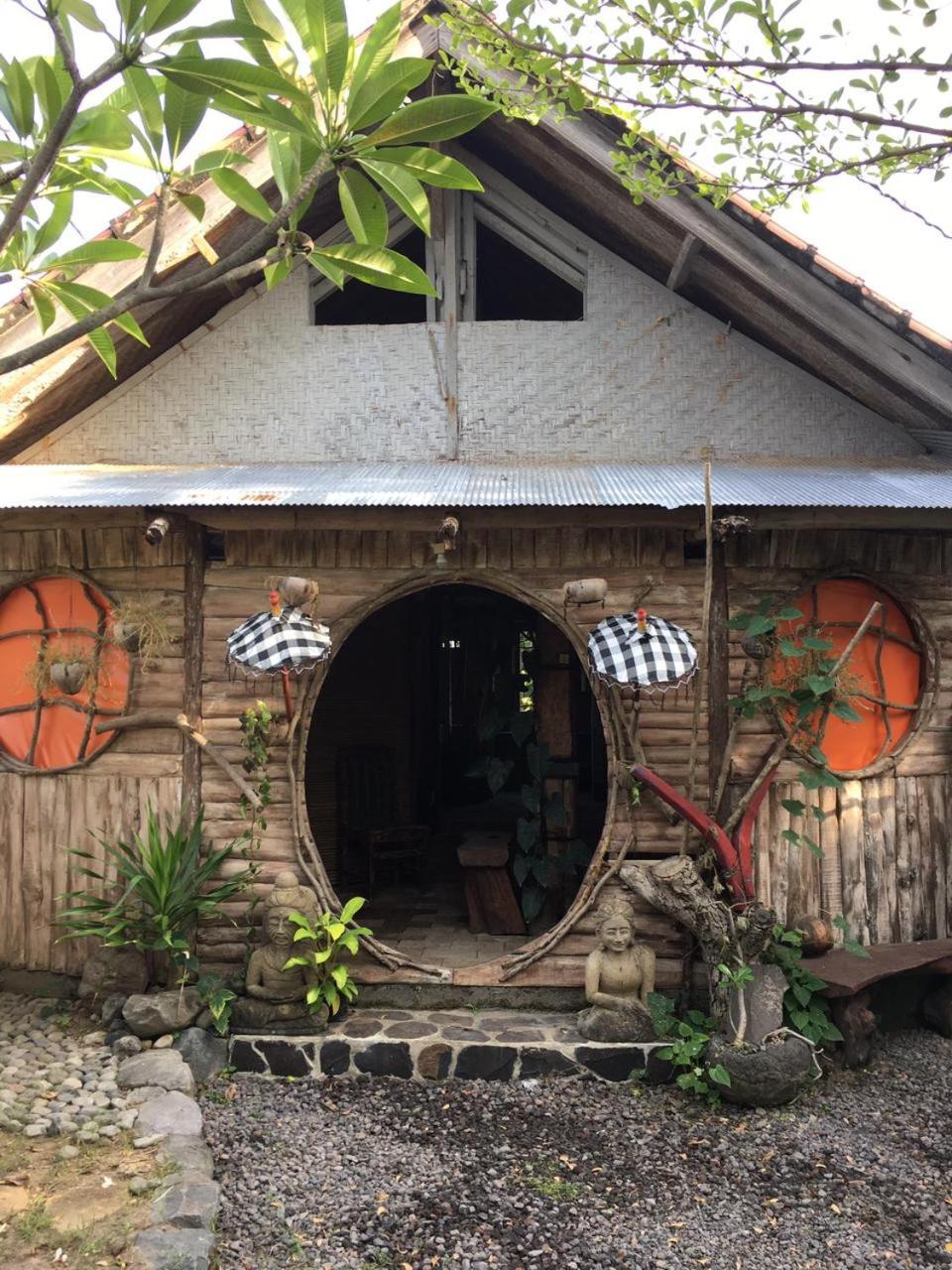 Hotel · Sunrise Lodge & Lounge, Singaraja