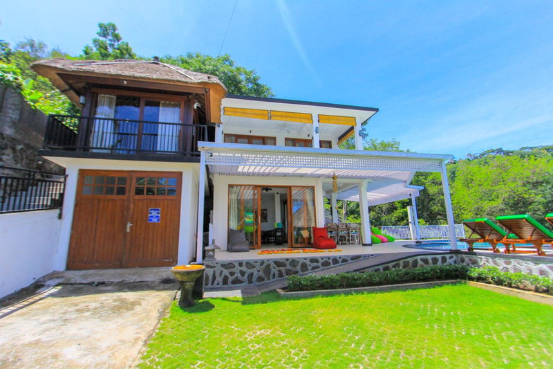Villa Rinisha Rumah Senja Temukus Lovina, Lovina, Indonesia