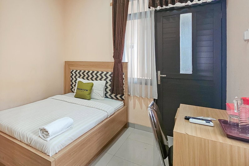 Urbanview MJ House Syariah Bandung, Bandung, Indonesia
